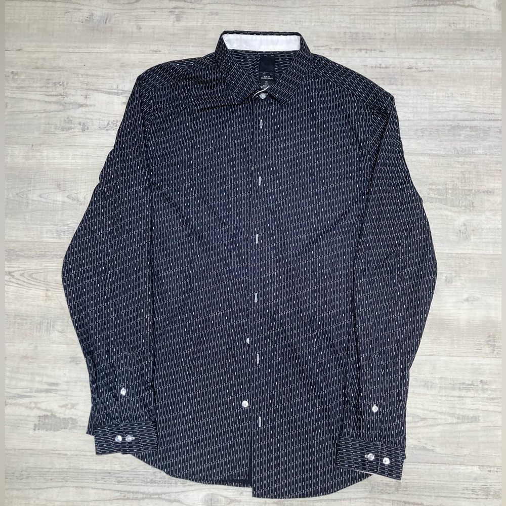 H&M Black and White Button Down Shirt - Size Large
